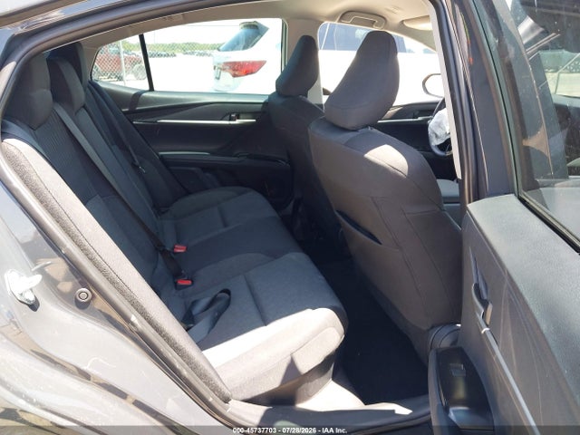 2026 Toyota Camry Le მანქანა იყიდება აუქციონზე, vin: 4T1DAACK2TU702072, აუქციონის ნომერი: 45737703