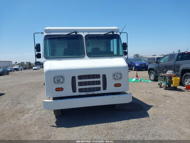 Ford E-350 Stripped 2018 1FC3E3K64JDC33150 Image 13