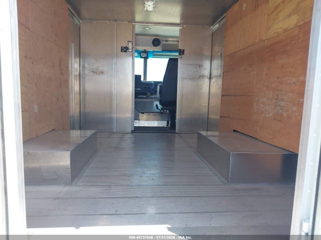 Ford E-350 Stripped 2018 1FC3E3K64JDC33150 Image 12