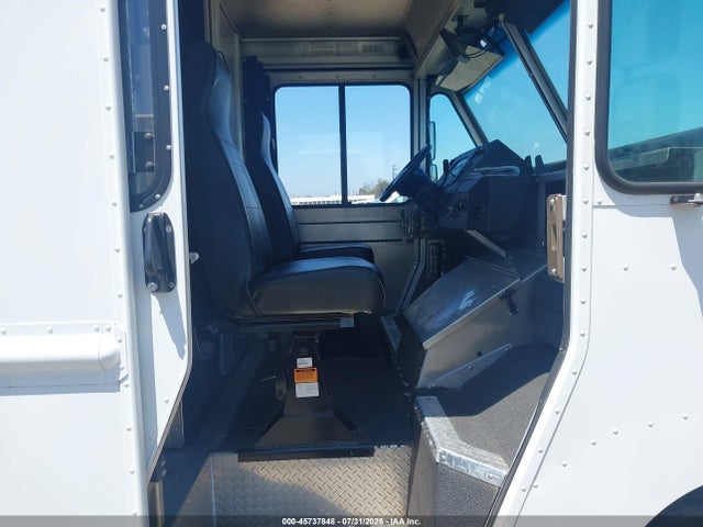 Ford E-350 Stripped 2018 1FC3E3K64JDC33150 Image 5