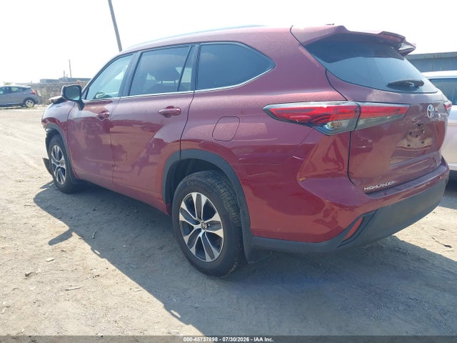 Продаж на аукціоні авто 2021 Toyota Highlander Xle, vin: 5TDGZRBH0MS550152, номер лоту: 45737898