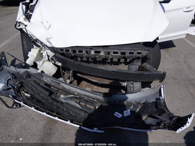 5NPD84LF2HH028768 Hyundai ELANTRA SE