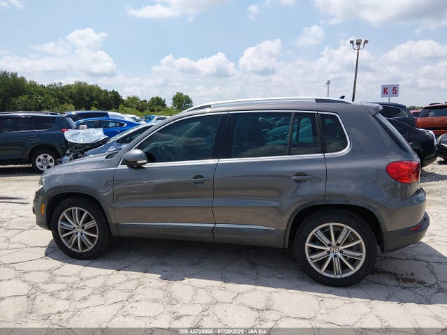 2012 Volkswagen Tiguan Se მანქანა იყიდება აუქციონზე, vin: WVGAV7AX7CW000696, აუქციონის ნომერი: 45738060
