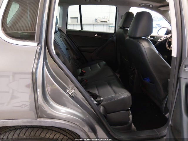 2012 Volkswagen Tiguan Se მანქანა იყიდება აუქციონზე, vin: WVGAV7AX7CW000696, აუქციონის ნომერი: 45738060