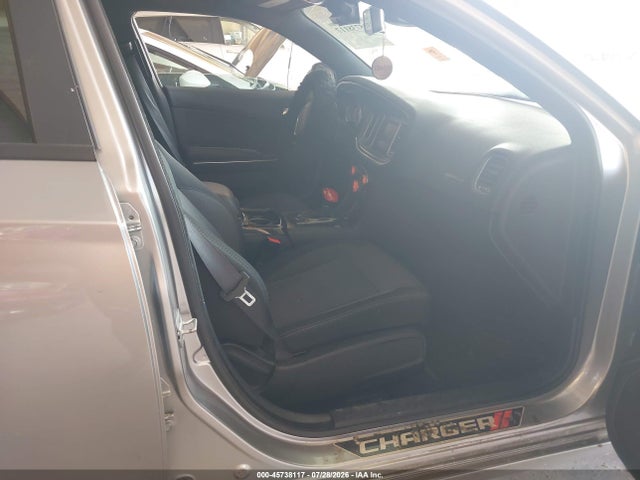 45738117 :رقم المزاد ، 2C3CDXBG0FH813318 vin ، 2015 Dodge Charger Se مزاد بيع