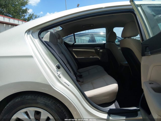 2017 Hyundai Elantra Se მანქანა იყიდება აუქციონზე, vin: 5NPD74LF2HH190323, აუქციონის ნომერი: 45738218