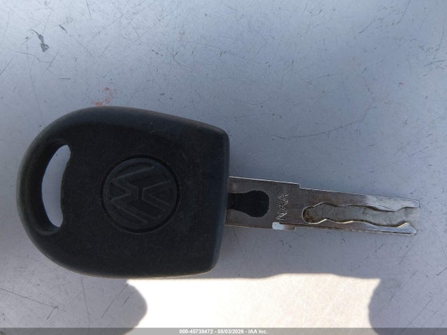 45738472 :رقم المزاد ، 3VWCK21C24M400850 vin ، 2004 Volkswagen New Beetle Gls 2.0l مزاد بيع
