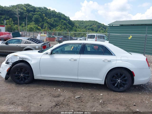 Aukcja sprzedaży 2016 Chrysler 300 Limited, vin: 2C3CCARG3GH200018, numer aukcji: 45738555