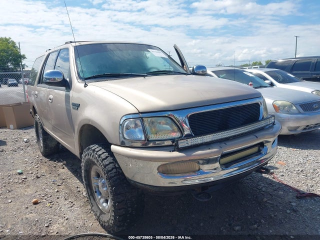 45738605 :رقم المزاد ، 1FMPU18L8WLC24207 vin ، 1998 Ford Expedition Eddie Bauer/xlt مزاد بيع