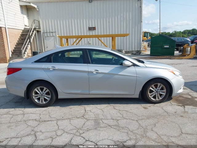 2011 Hyundai Sonata Gls მანქანა იყიდება აუქციონზე, vin: 5NPEB4AC3BH139142, აუქციონის ნომერი: 45738609