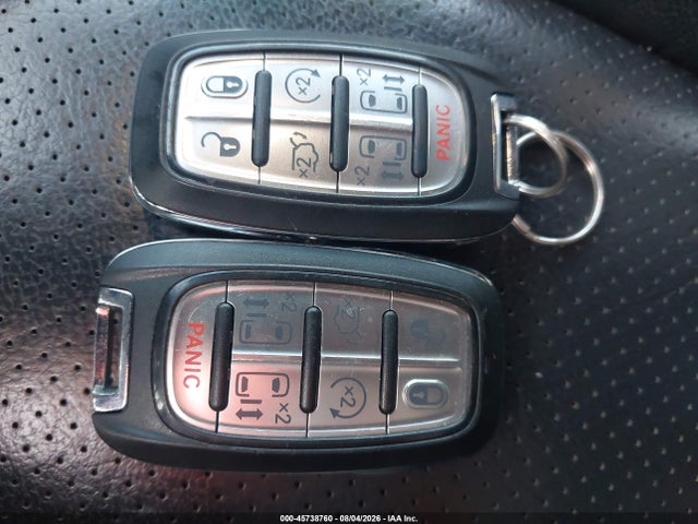45738760 :رقم المزاد ، 2C4RC1EG6KR746620 vin ، 2019 Chrysler Pacifica 35th Anniversary Touring L Plus مزاد بيع