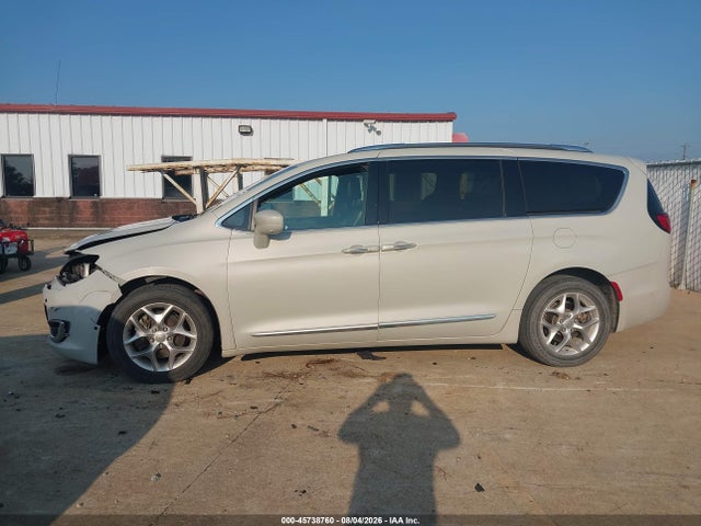 45738760 :رقم المزاد ، 2C4RC1EG6KR746620 vin ، 2019 Chrysler Pacifica 35th Anniversary Touring L Plus مزاد بيع