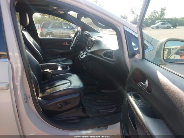 45738760 :رقم المزاد ، 2C4RC1EG6KR746620 vin ، 2019 Chrysler Pacifica 35th Anniversary Touring L Plus مزاد بيع