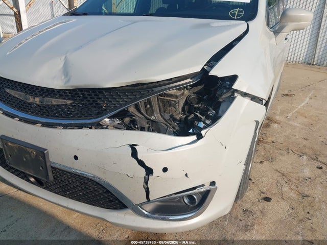 45738760 :رقم المزاد ، 2C4RC1EG6KR746620 vin ، 2019 Chrysler Pacifica 35th Anniversary Touring L Plus مزاد بيع