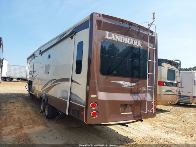 45738772 :رقم المزاد ، 5SFBG4128FE286152 vin ، 2015 Heartland Rv Landmark مزاد بيع
