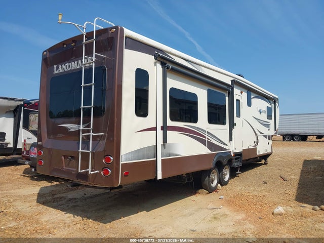 45738772 :رقم المزاد ، 5SFBG4128FE286152 vin ، 2015 Heartland Rv Landmark مزاد بيع