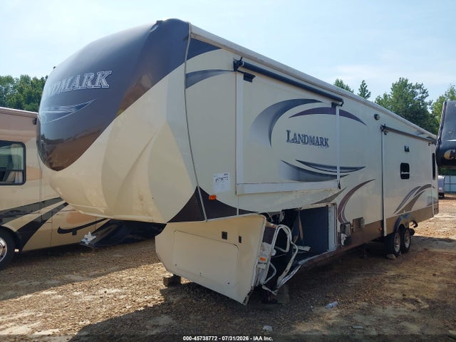 45738772 :رقم المزاد ، 5SFBG4128FE286152 vin ، 2015 Heartland Rv Landmark مزاد بيع