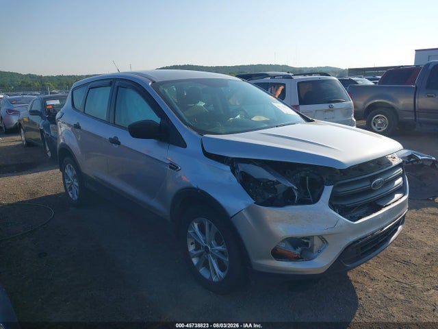 45738823 :رقم المزاد ، 1FMCU0F77JUD43657 vin ، 2018 Ford Escape S مزاد بيع