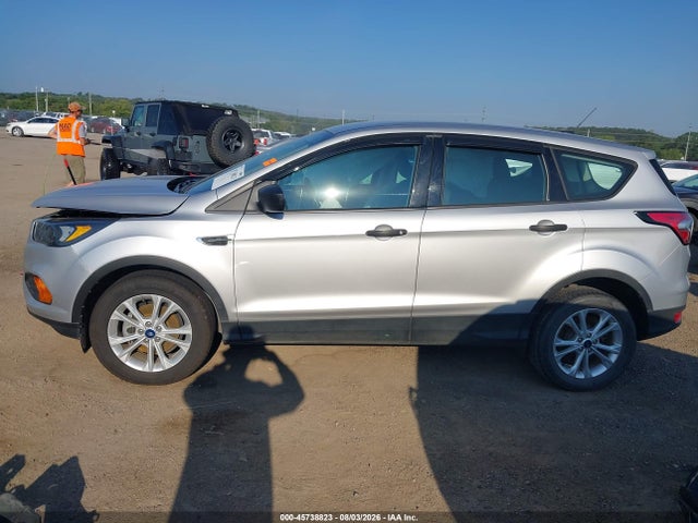 45738823 :رقم المزاد ، 1FMCU0F77JUD43657 vin ، 2018 Ford Escape S مزاد بيع