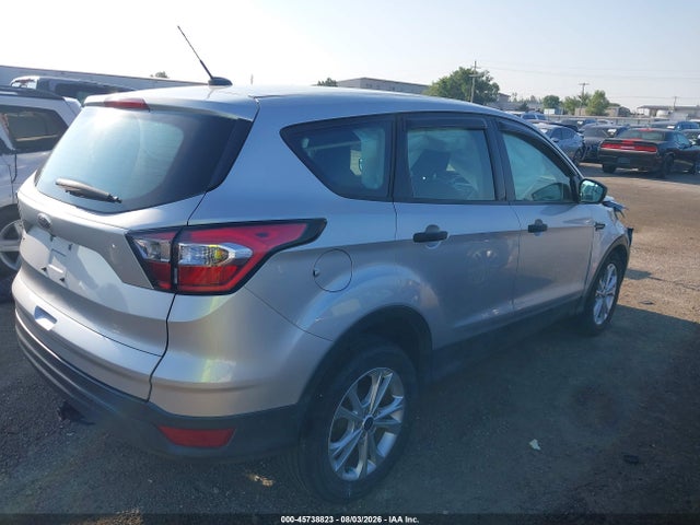 45738823 :رقم المزاد ، 1FMCU0F77JUD43657 vin ، 2018 Ford Escape S مزاد بيع