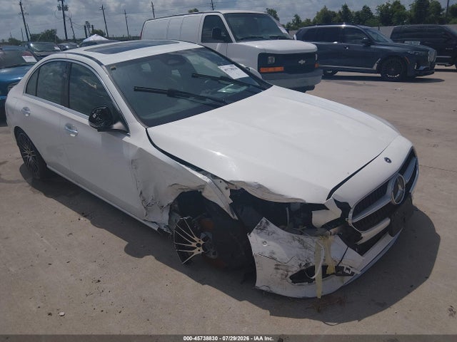 W1KAF4GB5RR231556 auction archive image
