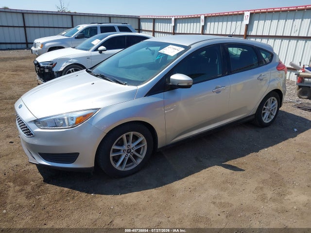 Ford FOCUS SE 2018 1FADP3K29JL261355 Image 2