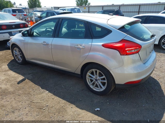Ford FOCUS SE 2018 1FADP3K29JL261355 Image 3