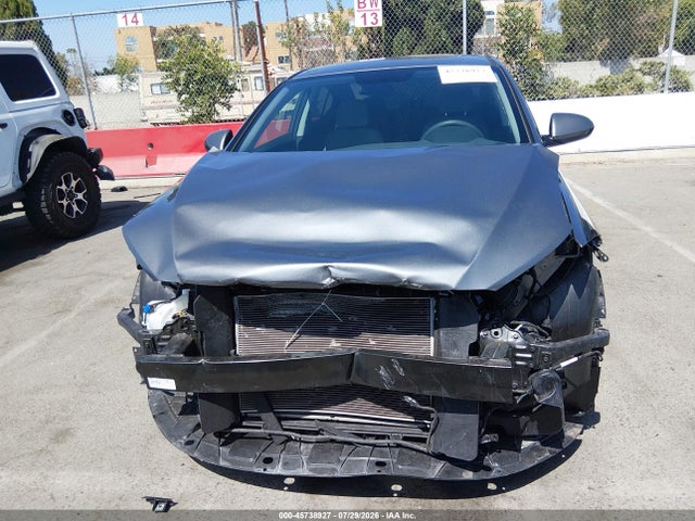 Продажа на аукционе авто 2018 Hyundai Elantra Sel, vin: 5NPD84LF4JH400388, номер лота: 45738927