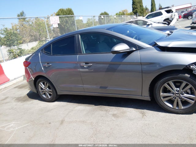 Продажа на аукционе авто 2018 Hyundai Elantra Sel, vin: 5NPD84LF4JH400388, номер лота: 45738927