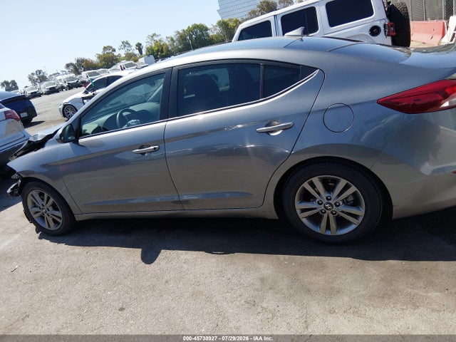Продажа на аукционе авто 2018 Hyundai Elantra Sel, vin: 5NPD84LF4JH400388, номер лота: 45738927