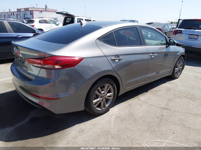 Продажа на аукционе авто 2018 Hyundai Elantra Sel, vin: 5NPD84LF4JH400388, номер лота: 45738927