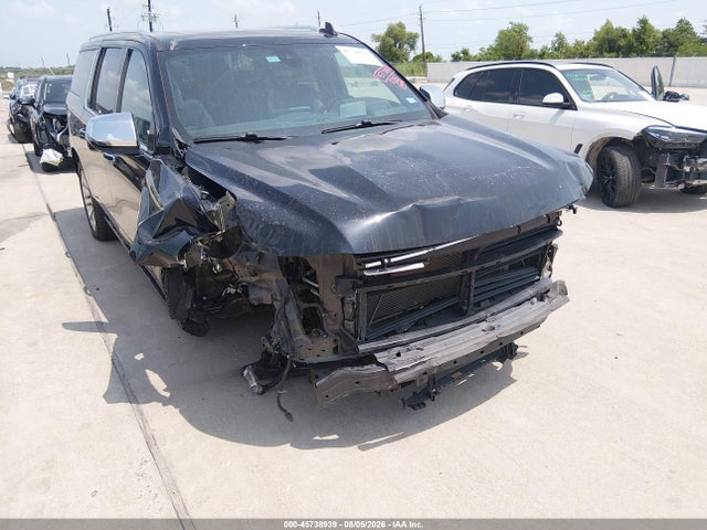 Auction sale of the 2022 Chevrolet Suburban 4wd Premier, vin: 1GNSKFKD7NR285876, lot number: 45738939