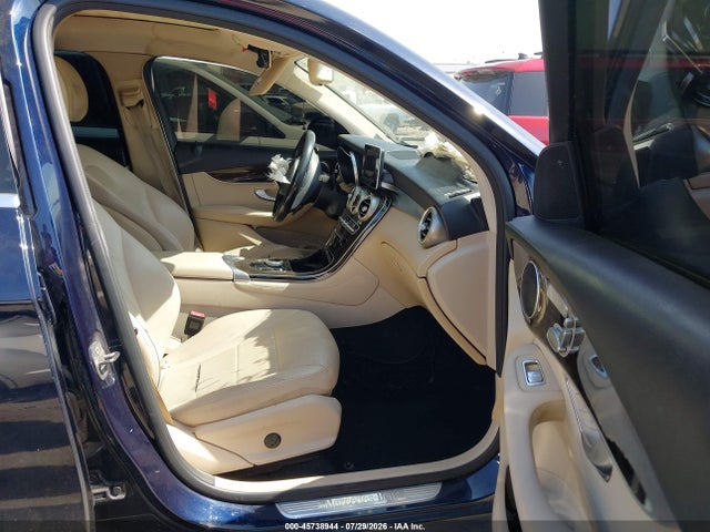 Продаж на аукціоні авто 2019 Mercedes-benz Glc 300 4matic, vin: WDC0G4KB2KF563255, номер лоту: 45738944