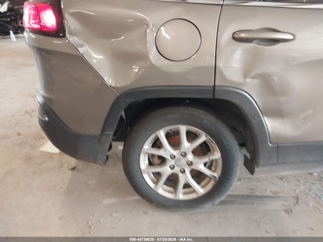Продаж на аукціоні авто 2017 Jeep Cherokee Latitude, vin: 1C4PJLCB1HW643329, номер лоту: 45739025