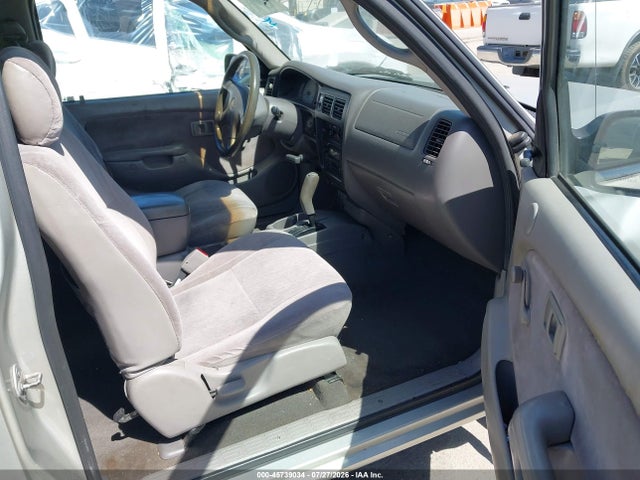 Продажа на аукционе авто 2002 Toyota Tacoma, vin: 5TEVL52N82Z131070, номер лота: 45739034