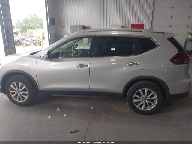 45739047 :رقم المزاد ، KNMAT2MV2LP523139 vin ، 2020 Nissan Rogue Sv Intelligent Awd مزاد بيع