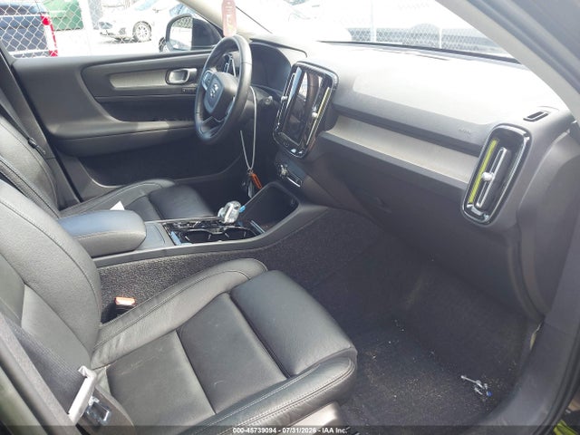 2022 Volvo Xc40 T5 Inscription მანქანა იყიდება აუქციონზე, vin: YV4162UL0N2757010, აუქციონის ნომერი: 45739094
