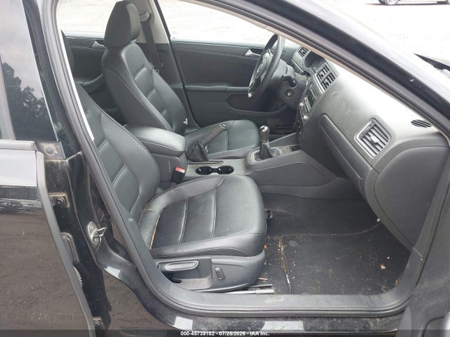 45739182 :رقم المزاد ، 3VWB17AJ5EM439248 vin ، 2014 Volkswagen Jetta 1.8t Se مزاد بيع