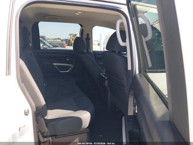 Продаж на аукціоні авто 2018 Nissan Titan Sv, vin: 1N6AA1E54JN550640, номер лоту: 45739188