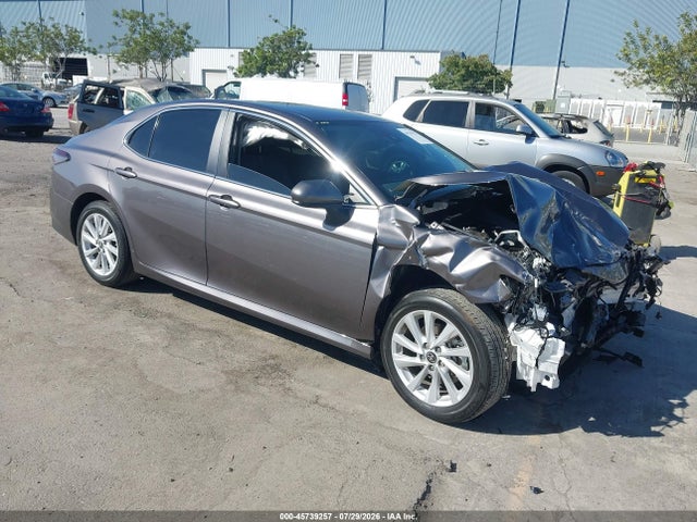 Toyota CAMRY LE 2024 4T1C11AK9RU262259 Image 1