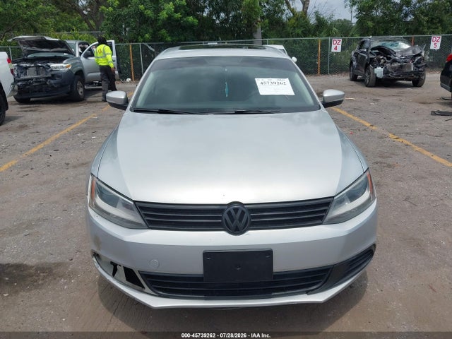 2011 Volkswagen Jetta 2.5l Se მანქანა იყიდება აუქციონზე, vin: 3VWBX7AJ7BM042280, აუქციონის ნომერი: 45739262