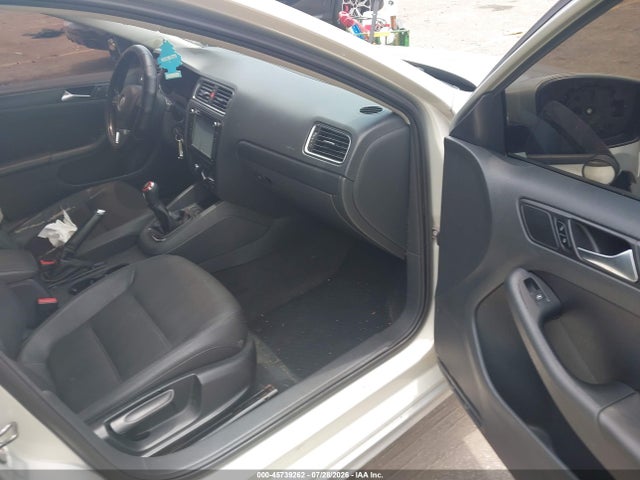 2011 Volkswagen Jetta 2.5l Se მანქანა იყიდება აუქციონზე, vin: 3VWBX7AJ7BM042280, აუქციონის ნომერი: 45739262