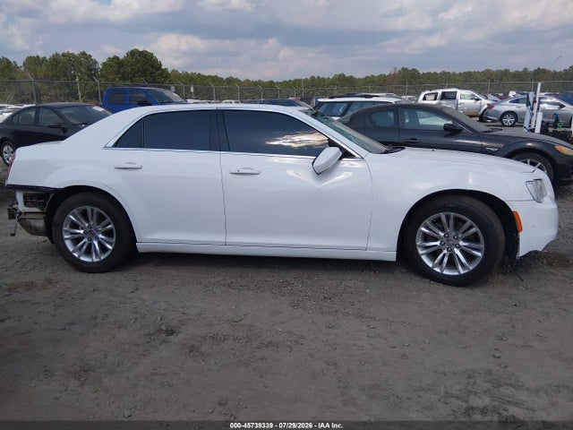 2021 Chrysler 300 Touring L მანქანა იყიდება აუქციონზე, vin: 2C3CCAAG4MH516048, აუქციონის ნომერი: 45739339