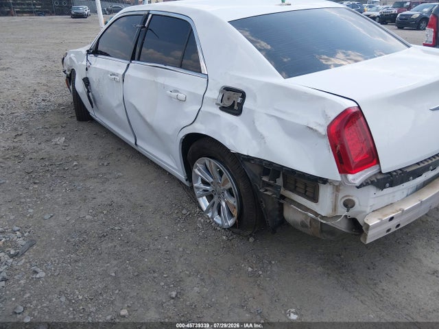 2021 Chrysler 300 Touring L მანქანა იყიდება აუქციონზე, vin: 2C3CCAAG4MH516048, აუქციონის ნომერი: 45739339