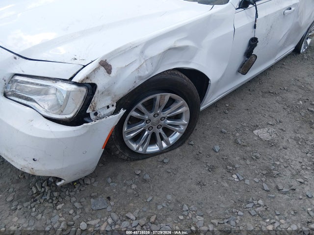 2021 Chrysler 300 Touring L მანქანა იყიდება აუქციონზე, vin: 2C3CCAAG4MH516048, აუქციონის ნომერი: 45739339