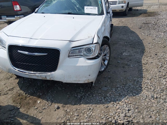 2021 Chrysler 300 Touring L მანქანა იყიდება აუქციონზე, vin: 2C3CCAAG4MH516048, აუქციონის ნომერი: 45739339