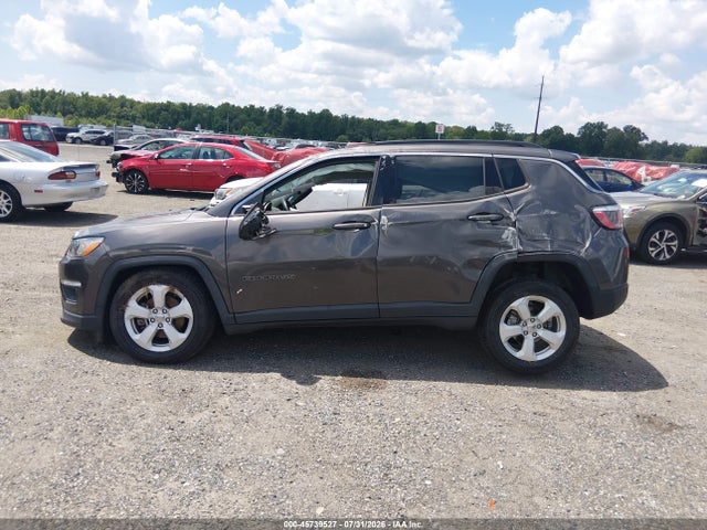 45739527 :رقم المزاد ، 3C4NJDBB1KT847236 vin ، 2019 Jeep Compass Latitude 4x4 مزاد بيع