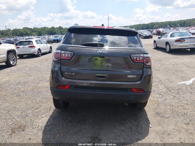 45739527 :رقم المزاد ، 3C4NJDBB1KT847236 vin ، 2019 Jeep Compass Latitude 4x4 مزاد بيع