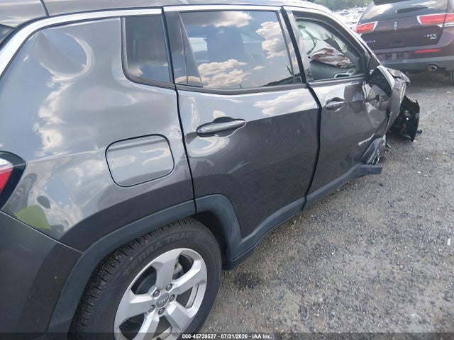 45739527 :رقم المزاد ، 3C4NJDBB1KT847236 vin ، 2019 Jeep Compass Latitude 4x4 مزاد بيع
