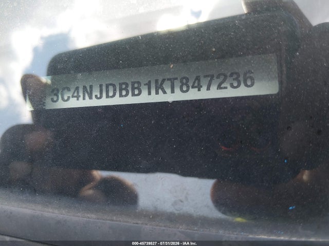 45739527 :رقم المزاد ، 3C4NJDBB1KT847236 vin ، 2019 Jeep Compass Latitude 4x4 مزاد بيع